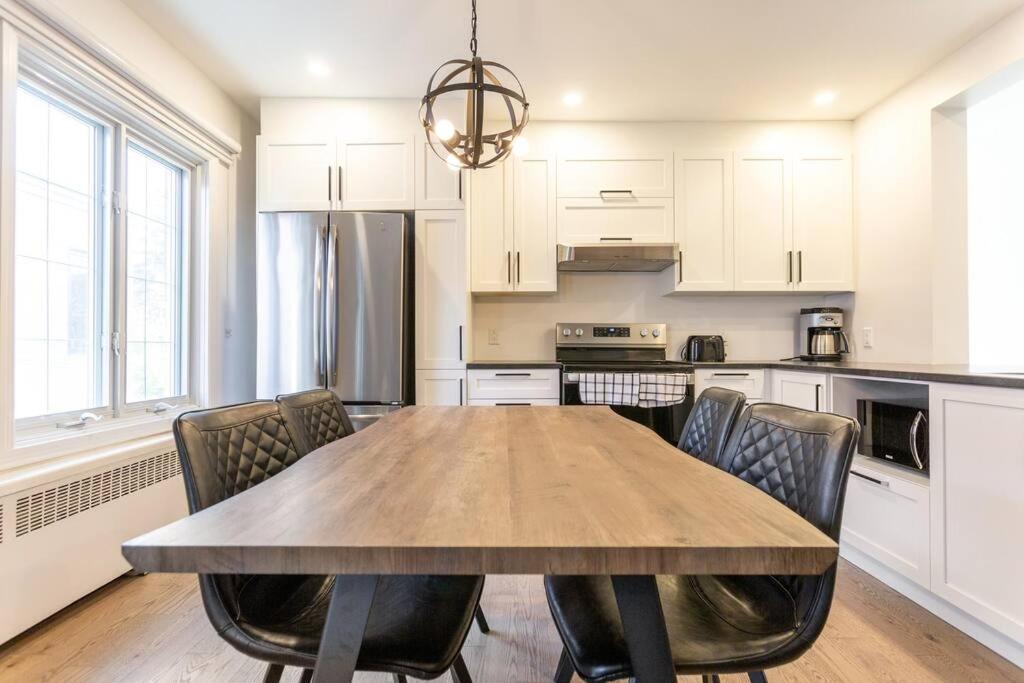 Free Parking, Beautiful 4 1/2- 2 Bedroom Apartment Montréal Esterno foto