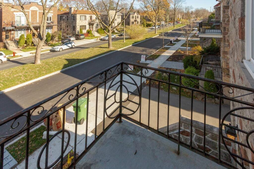 Free Parking, Beautiful 4 1/2- 2 Bedroom Apartment Montréal Esterno foto